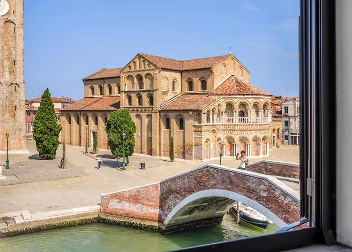 Duomo Murano Apartment With Canal View